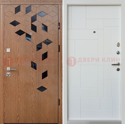 Коричневая металлическая дверь МДФ внутри белого цвета ДМ-256 в Дмитрове