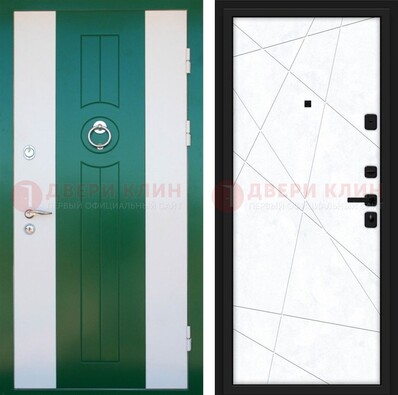 Зеленая железная дверь с панелями МДФ ДМ-369 в Дмитрове
