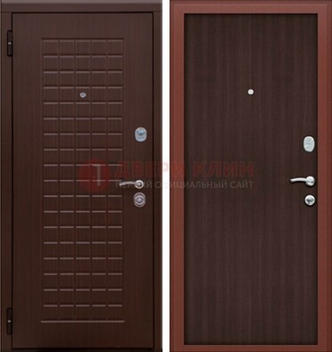 Коричневая металлическая дверь с МДФ ДМ-78 в квартиру в Дмитрове