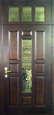 Парадная дверь со стеклянными вставками и ковкой ДПР-1 в офисное здание в Дмитрове