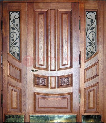 Парадная дверь со стеклом и ковкой ДПР-35 для загородного дома в Дмитрове