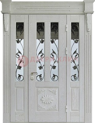 Входная парадная дверь со стеклом и ковкой в белом цвете ДПР-93 в Дмитрове