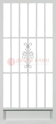 Белая стальная решетчатая дверь с ковкой ДР-35 в Дмитрове