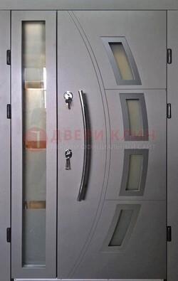 Серая железная дверь для дома со стеклом ДС-17 в Дмитрове