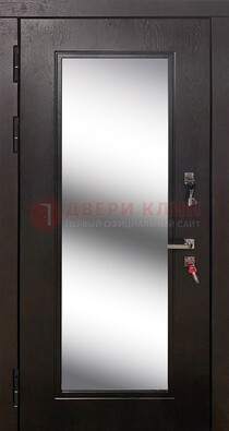 Коричневая железная дверь со стеклом для дома ДС-23 в Дмитрове