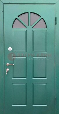 Зеленая стальная дверь со стеклом для дома ДС-28 в Дмитрове