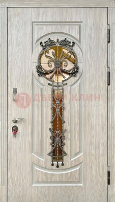 Светлая железная дверь со стеклом ковкой для коттеджа ДСК-134 в Дмитрове