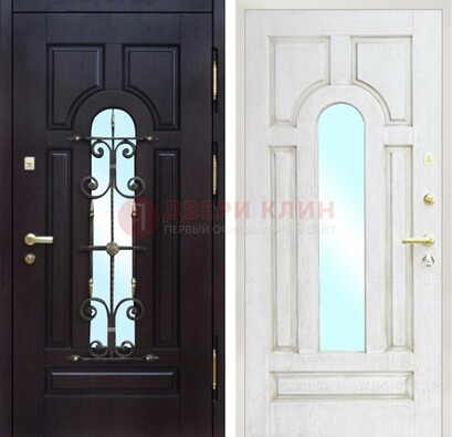 Металлическая дверь со стеклом и ковкой ДСК-55 в частный дом в Дмитрове