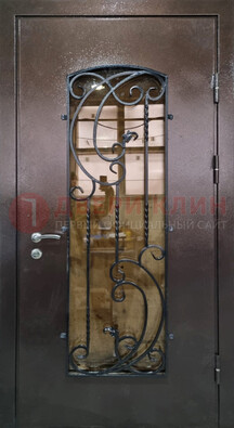 Металлическая дверь со стеклом и ковкой ДСК-95 для магазина в Дмитрове