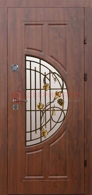 Стальная коричневая дверь с виноритом и ковкой ДВТ-82 в Дмитрове